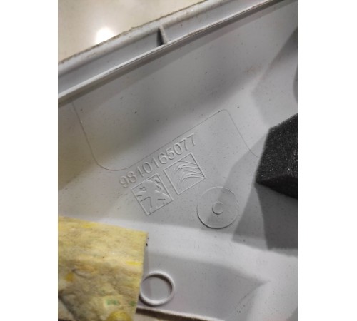 Накладка стойки (передняя, левая)