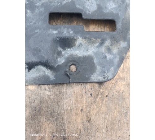 Защита пыльник двигателя картера антигравийная