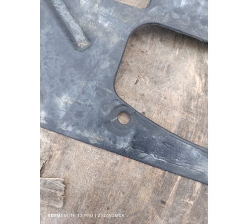 Защита пыльник двигателя картера антигравийная