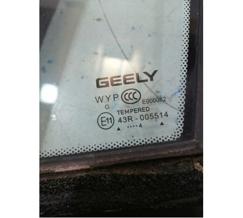 Форточка двери передняя правая