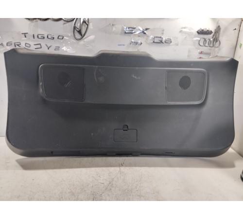 Обшивка крышки багажника