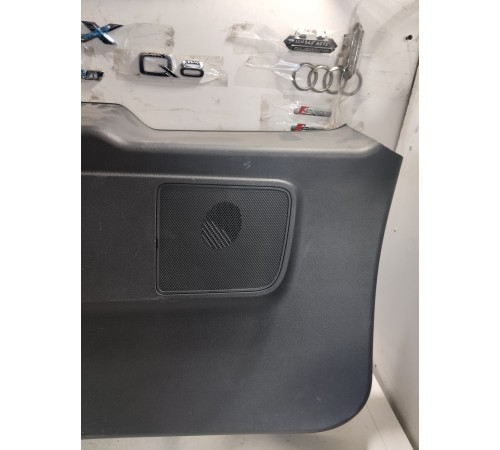 Обшивка крышки багажника