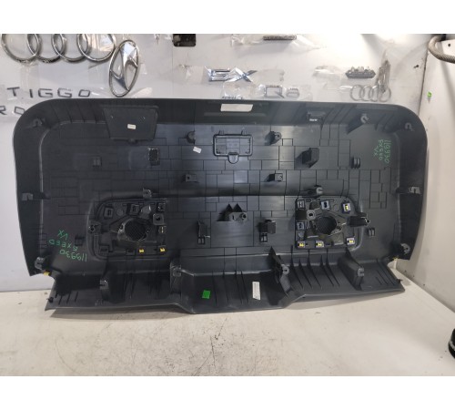 Обшивка крышки багажника