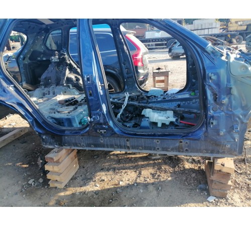 Порог с центральной стойкой правый