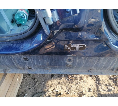 Порог с центральной стойкой правый