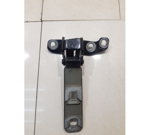 Петля двери багажника (левая)