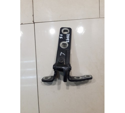 Петля двери багажника (левая)