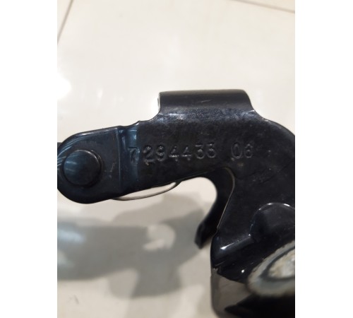 Петля двери багажника (левая)