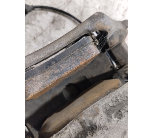 Суппорт передний левый