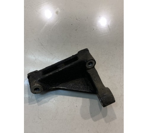 Кронштейн генератора