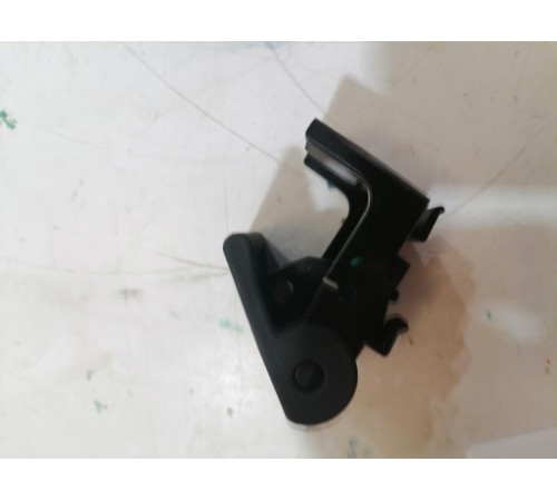 Рычаг открывания капота