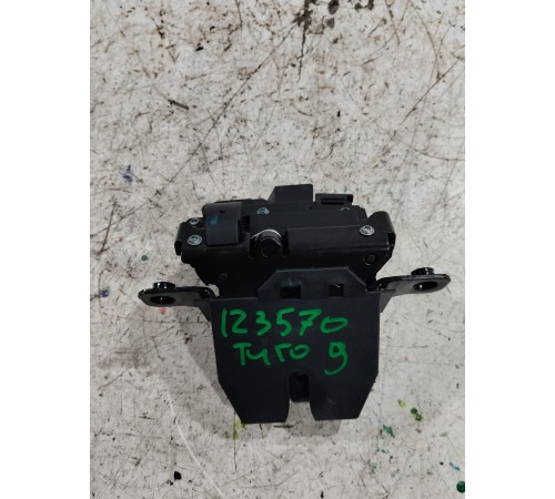 Замок крышки багажника