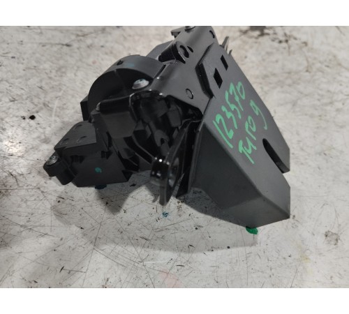 Замок крышки багажника