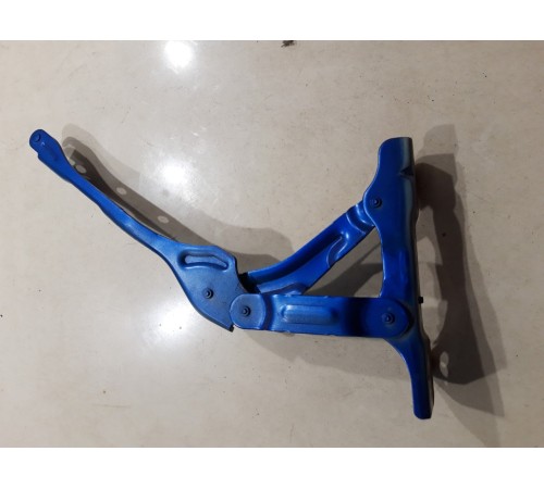 Петля капота(правая)