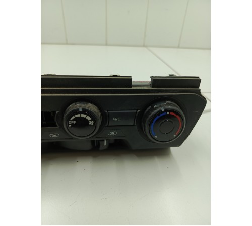 Блок управления климатом передний