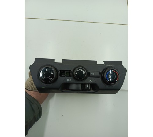 Блок управления климатом передний