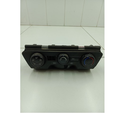 Блок управления климатом передний