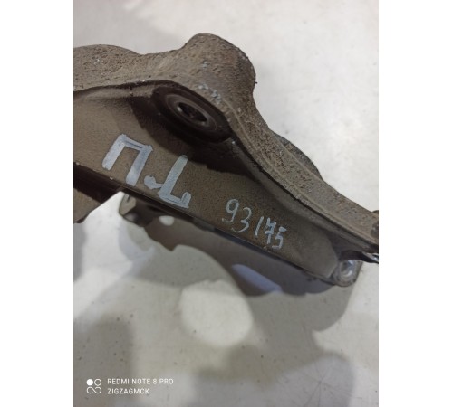 Кулак поворотный(передний левый)