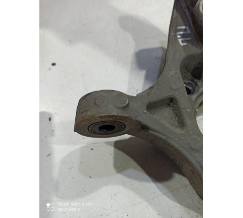 Кулак поворотный(передний левый)