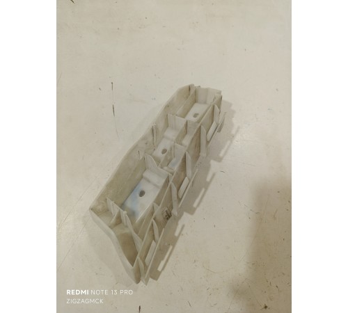 Кронштейн фары левый