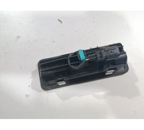 Кнопка открывания багажника