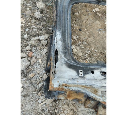 Порог со стойкой правый