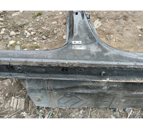 Порог со стойкой правый