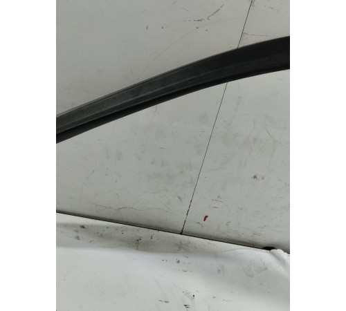 Накладка рамки двери (передняя правая)