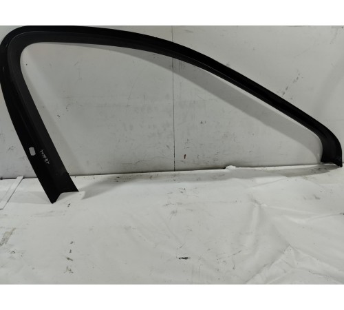 Накладка рамки двери (передняя правая)