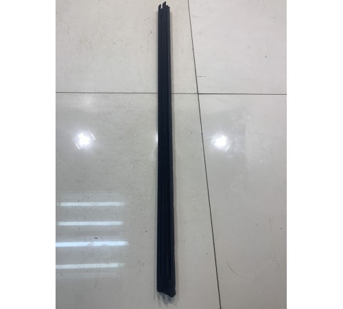 Уплотнитель стекла (задний, левый, внутренний)