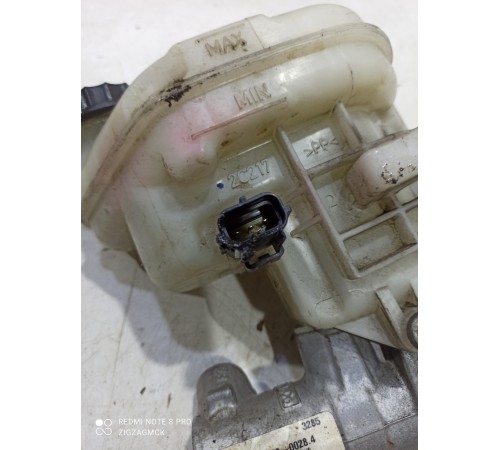 Главный тормозной цилиндр с бачком