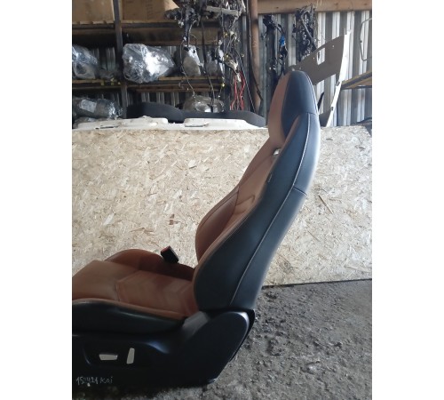 Сиденье переднее левое