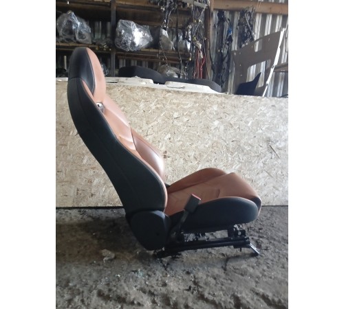 Сиденье переднее левое