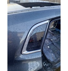 Стекло заднее глухое правое