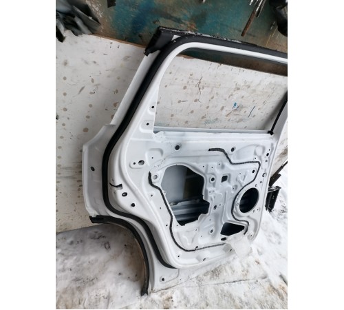 Дверь задняя левая