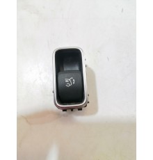 Кнопка открывания крышки багажника