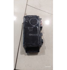 Крышка крепления сиденья передняя левая