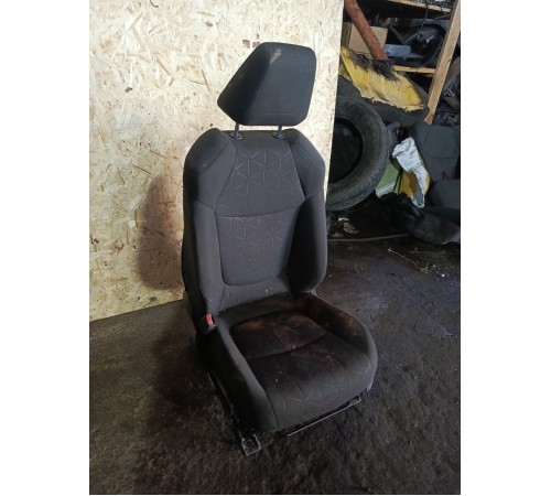 сидение переднее левое