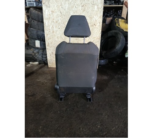 сидение переднее левое