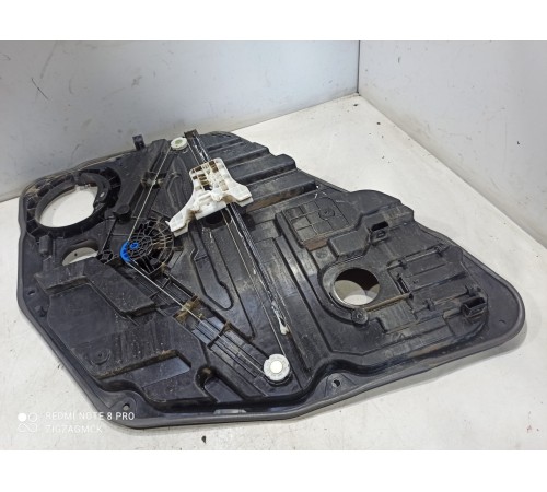 Стеклоподъемник (задний правый)