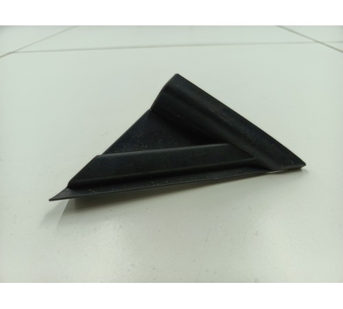 Накладка крыла передняя левая