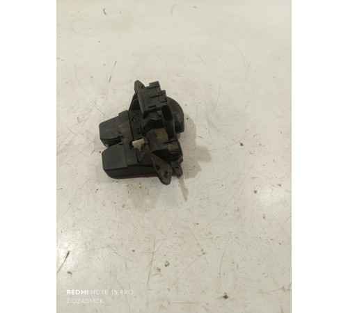 Замок крышки багажника