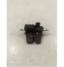 Замок крышки багажника