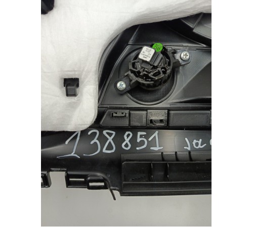 Обшивка двери передняя правая