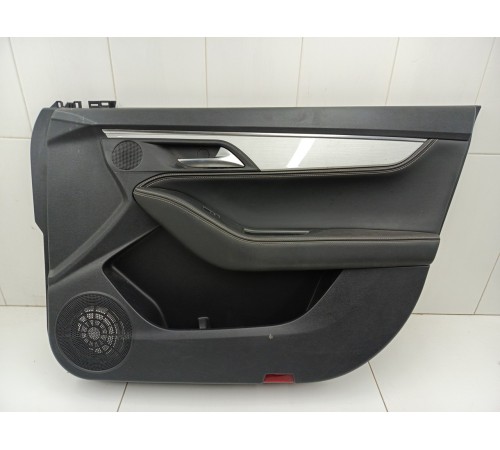 Обшивка двери передняя правая