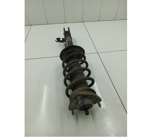 Амортизатор подвески передний правый в сборе