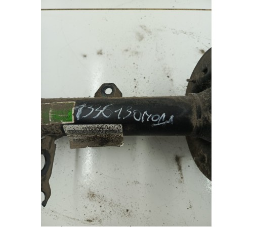 Амортизатор подвески передний правый в сборе