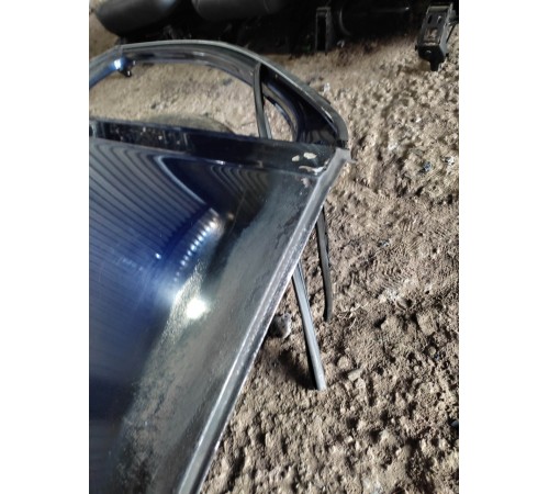 Дверь (передняя правая)