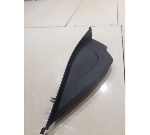 Пластик панели торпеды(передний левый)