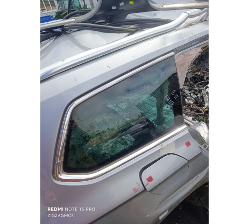 Глухое стекло заднее правое